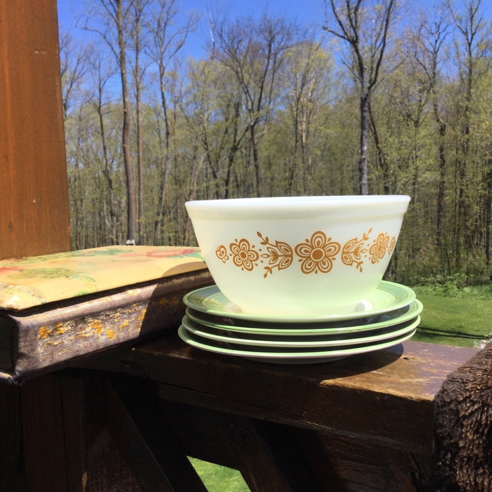 βοΈ Pyrex Bowl #402 1 1/2 Qt. VNC Gold Cinderella - Picture 1 of 15